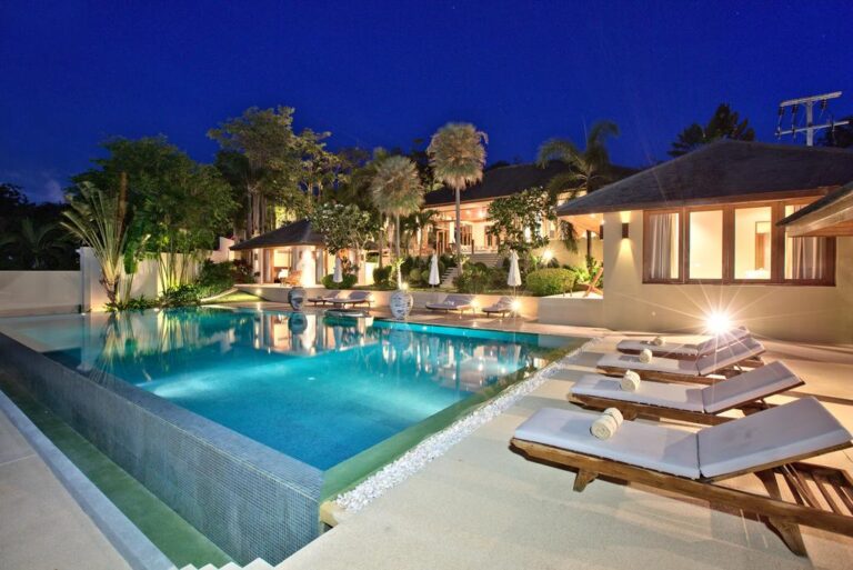 Modern luxury villa pool in Koh Samui
